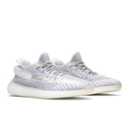 Adidas Yeezy Boost 350 V2 Static (Non-Reflective) – lifestyle foto | Purekickz