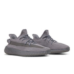 Adidas Yeezy Boost 350 V2 Steel Grey – lifestyle foto | Purekickz
