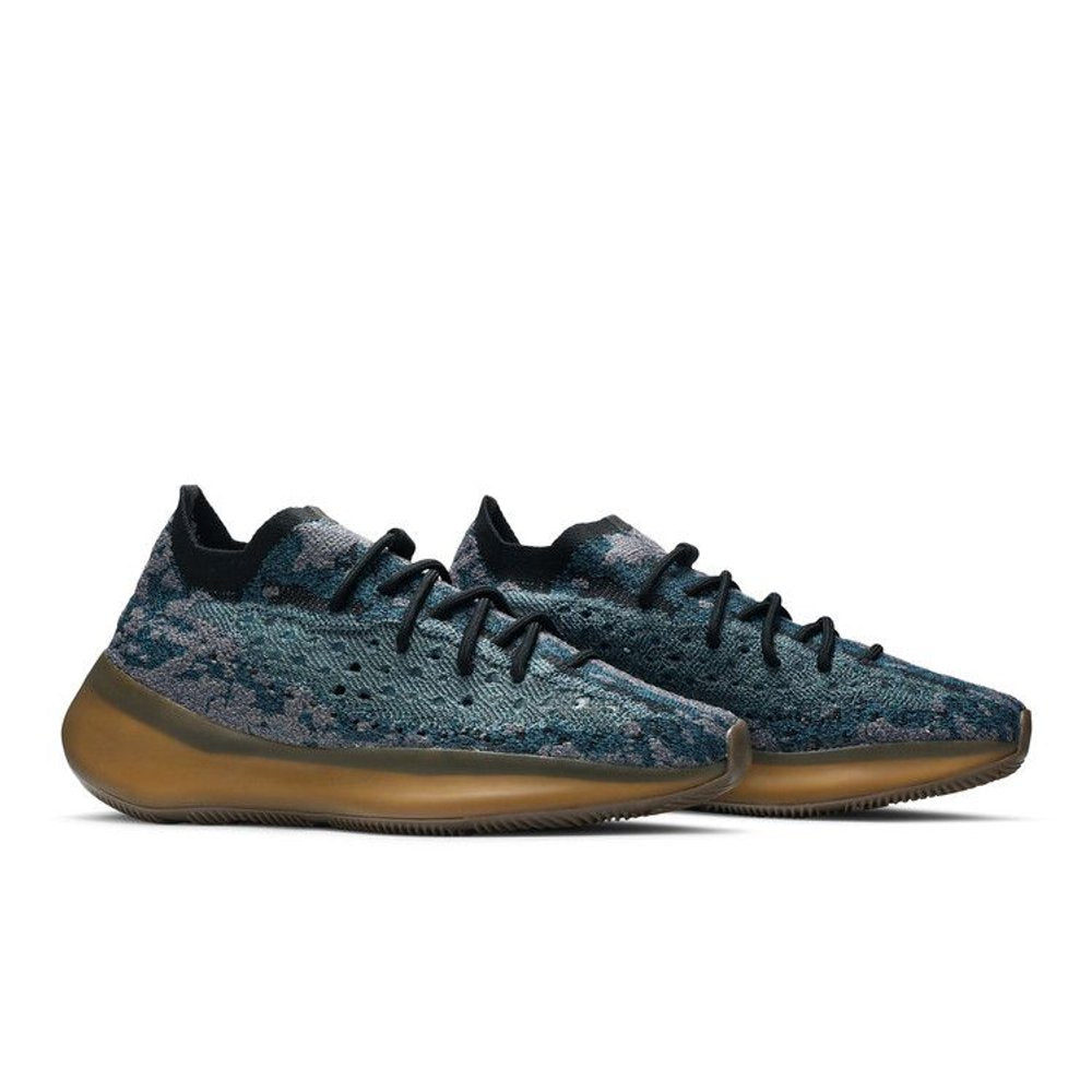 adidas Yeezy Boost 380 Covellite – lifestyle foto | Purekickz