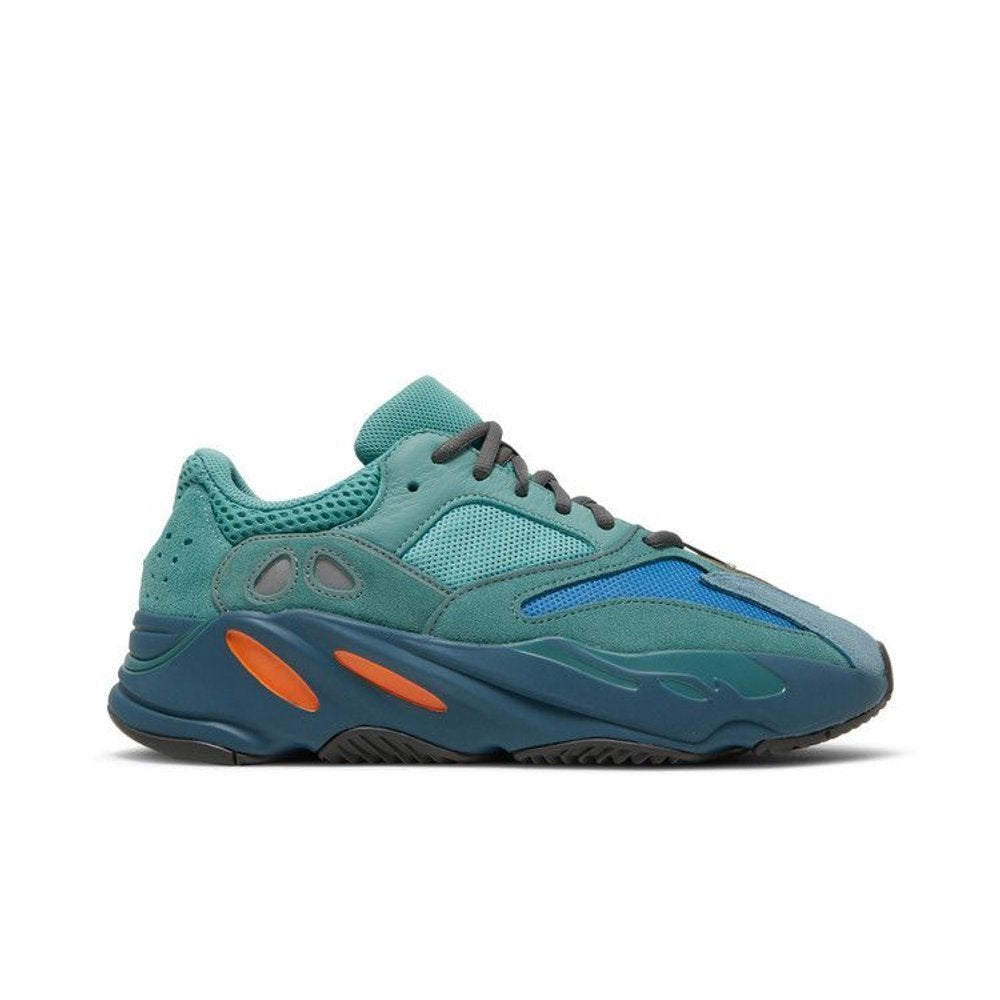 adidas Yeezy Boost 700 Faded Azure – boční pohled | Purekickz