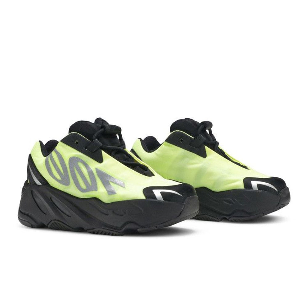 Adidas Yeezy Boost 700 MNVN Infants – lifestyle foto | Purekickz