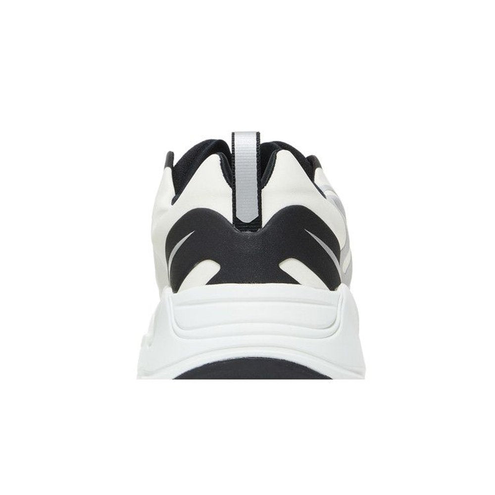 adidas Yeezy Boost 700 MNVN Laceless Analog – detail materiálu | Purekickz