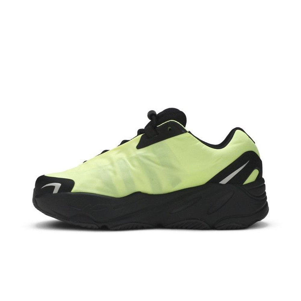 adidas Yeezy Boost 700 MNVN Phosphor (Kids) – hlavní pohled | Purekickz