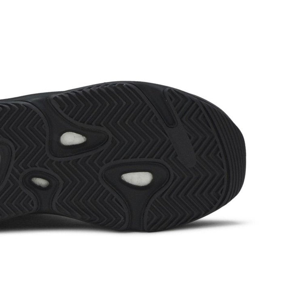 adidas Yeezy Boost 700 MNVN Phosphor (Kids) – pohled shora | Purekickz