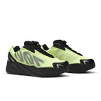 adidas Yeezy Boost 700 MNVN Phosphor (Kids) – lifestyle foto | Purekickz