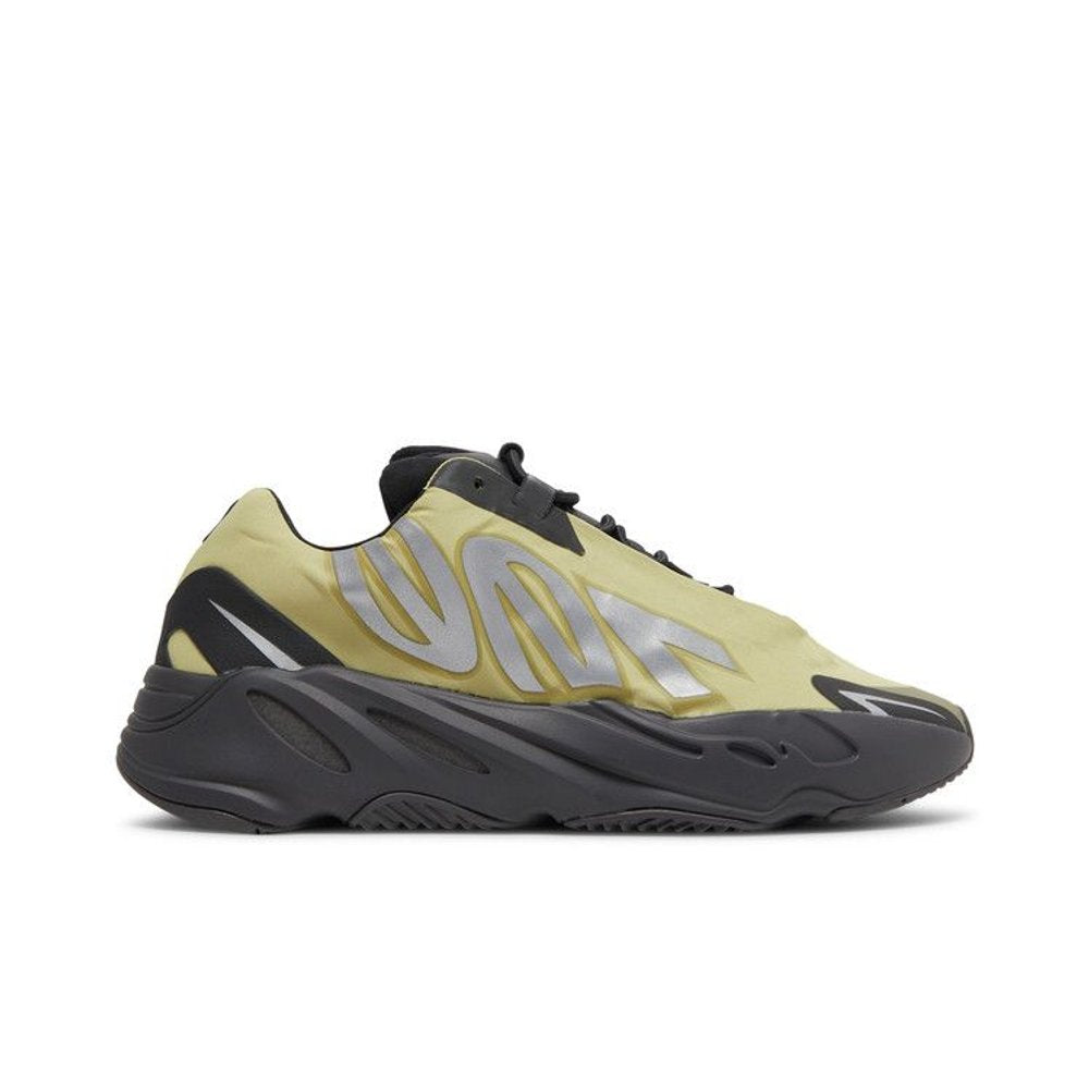 adidas Yeezy Boost 700 MNVN Resin – boční pohled | Purekickz