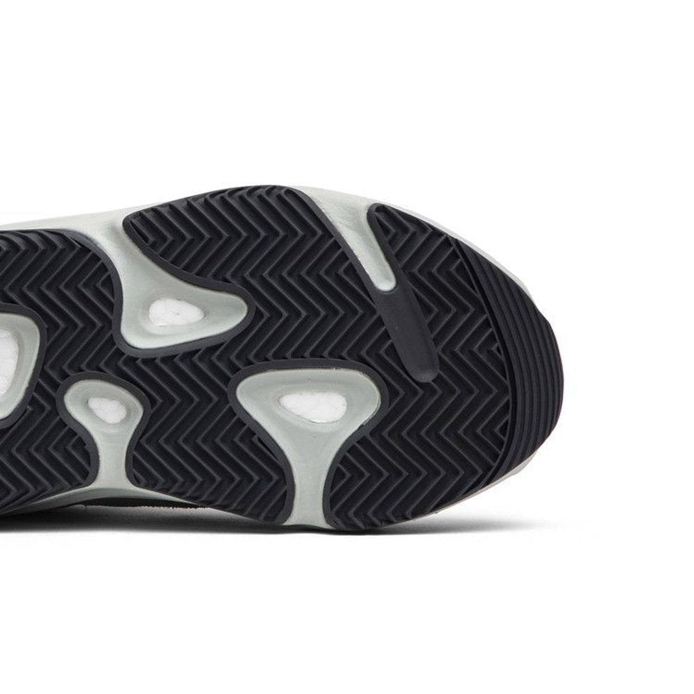 adidas Yeezy Boost 700 Salt – pohled shora | Purekickz