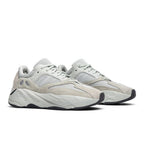 adidas Yeezy Boost 700 Salt – lifestyle foto | Purekickz