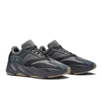 adidas Yeezy Boost 700 Teal Blue – lifestyle foto | Purekickz