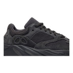 adidas Yeezy Boost 700 Utility Black – detail | Purekickz