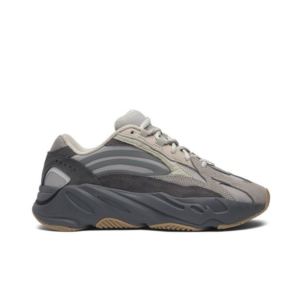 Adidas Yeezy Boost 700 V2 Tephra – boční pohled | Purekickz