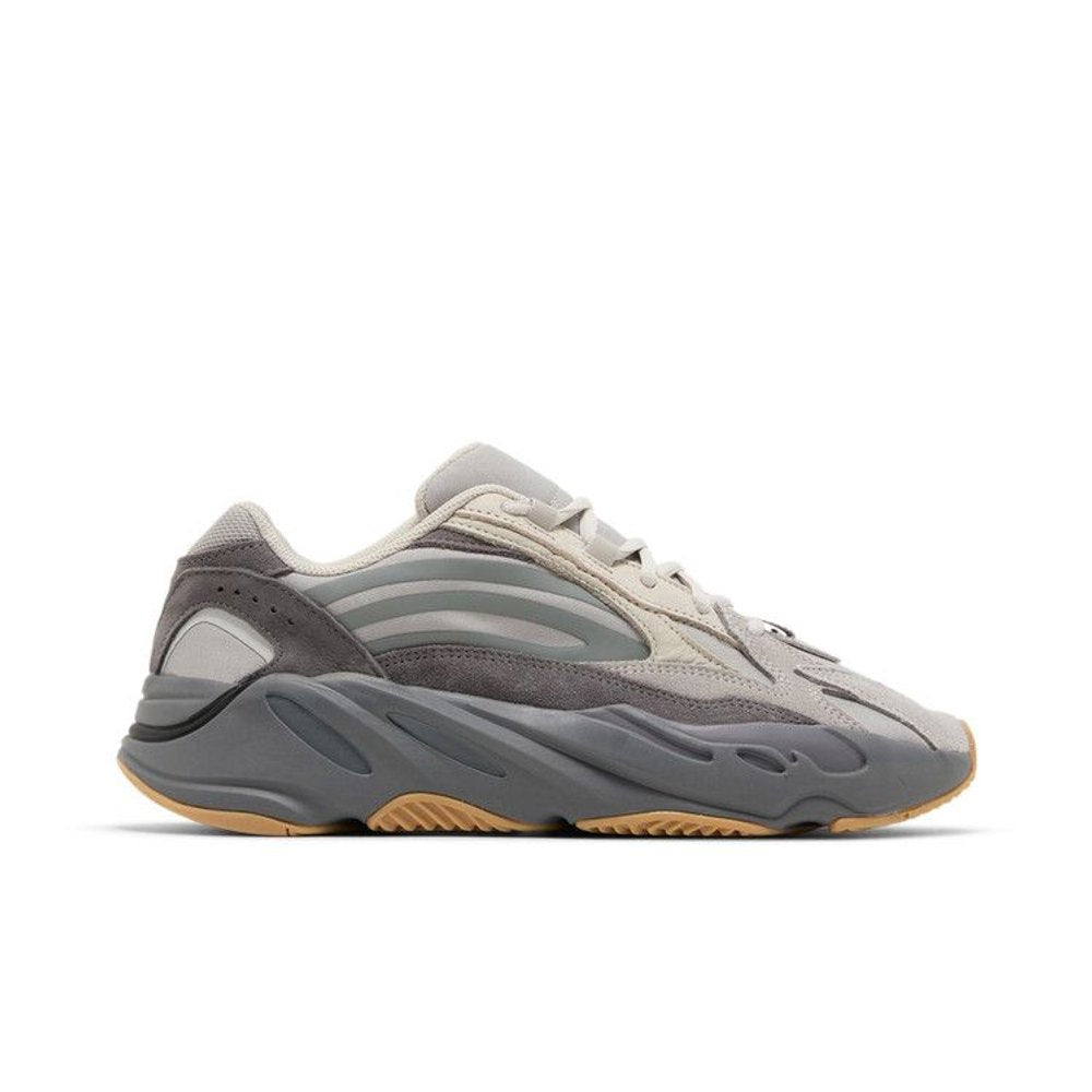 adidas Yeezy Boost 700 V2 Tephra – boční pohled | Purekickz