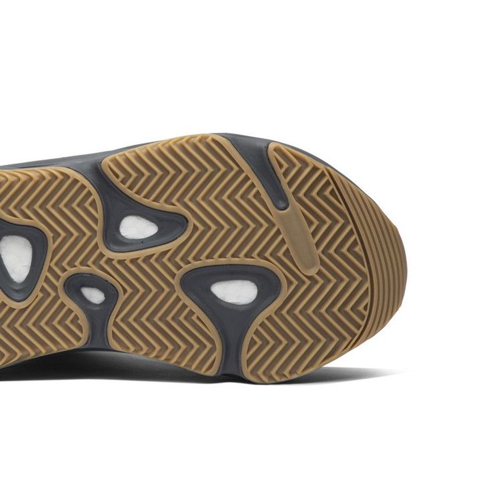 Adidas Yeezy Boost 700 V2 Tephra – pohled shora | Purekickz
