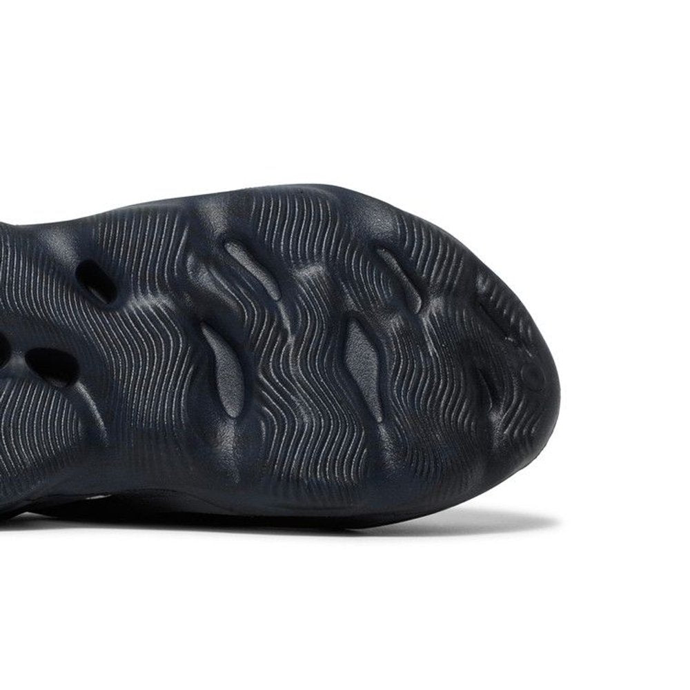 adidas Yeezy Foam RNNR Mineral Blue – pohled shora | Purekickz