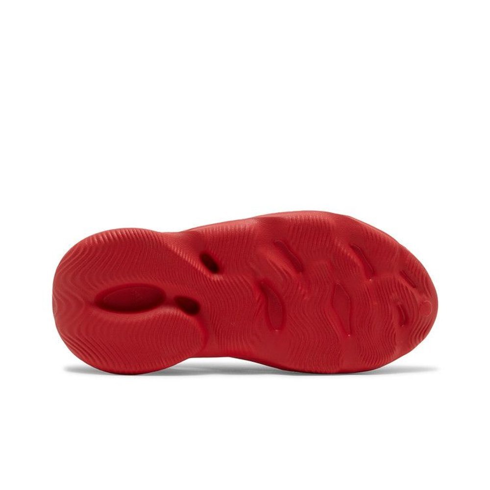 adidas Yeezy Foam RNNR Vermillion – zadní pohled | Purekickz