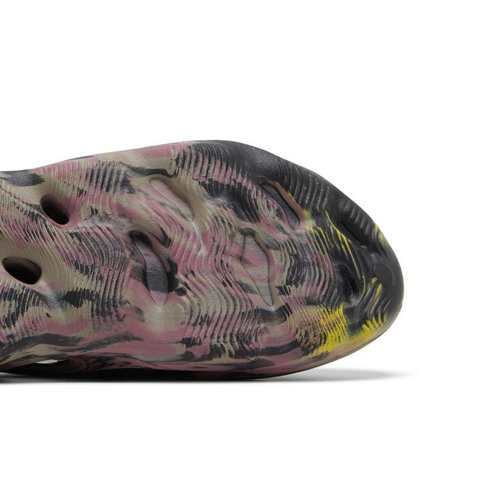 adidas Yeezy Foam RNR MX Carbon – pohled shora | Purekickz