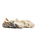 Adidas Yeezy Foam Runner MX Cream Clay – lifestyle foto | Purekickz