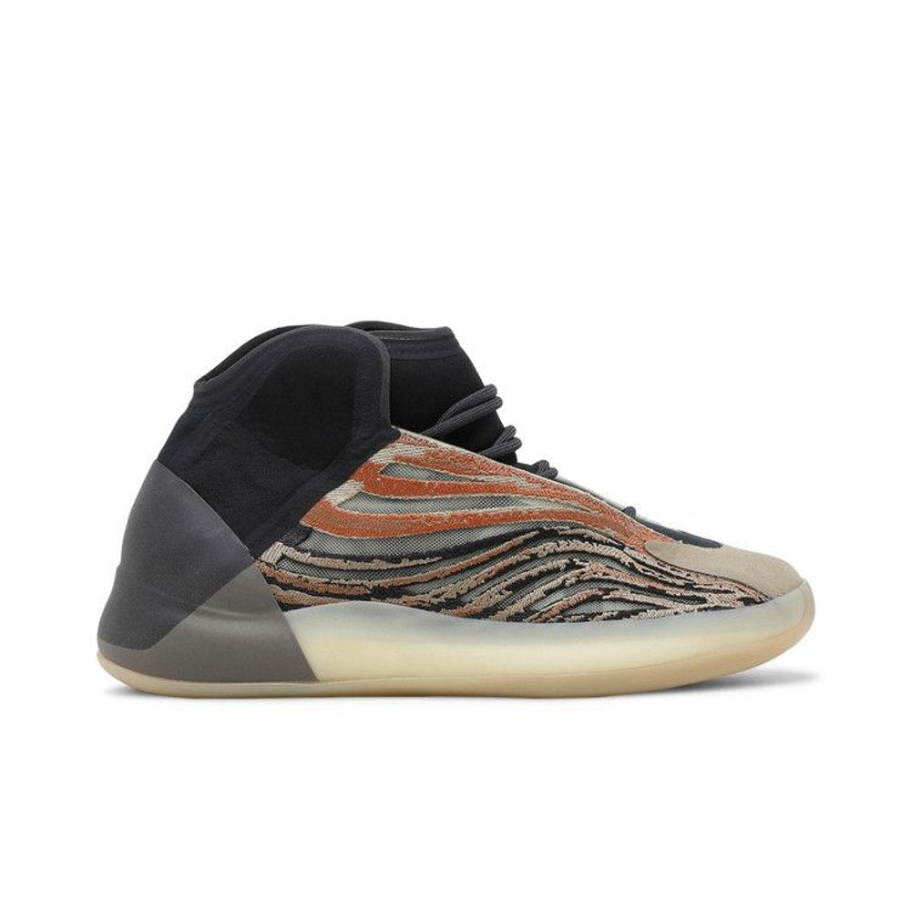 adidas Yeezy QNTM Flash Orange – boční pohled | Purekickz