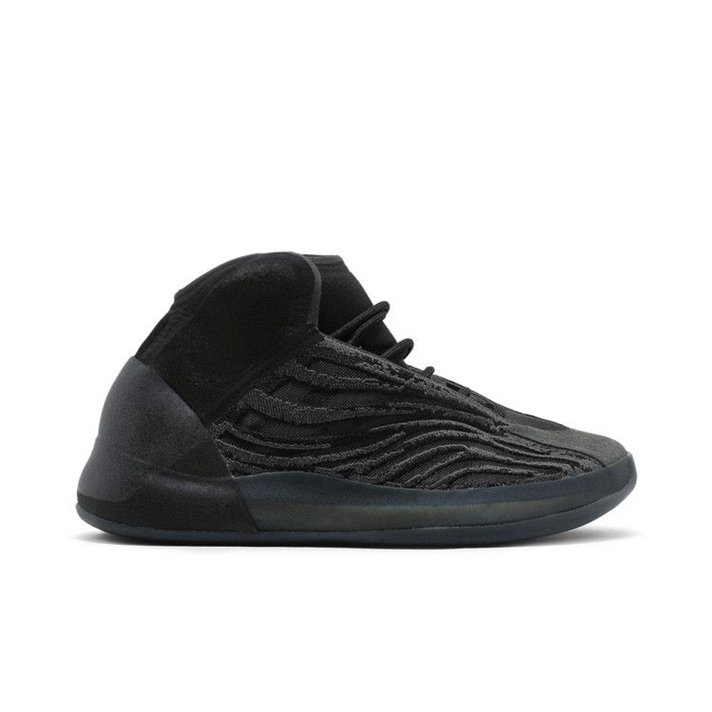 adidas Yeezy QNTM Onyx – boční pohled | Purekickz