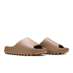 adidas Yeezy Slide Core – lifestyle foto | Purekickz