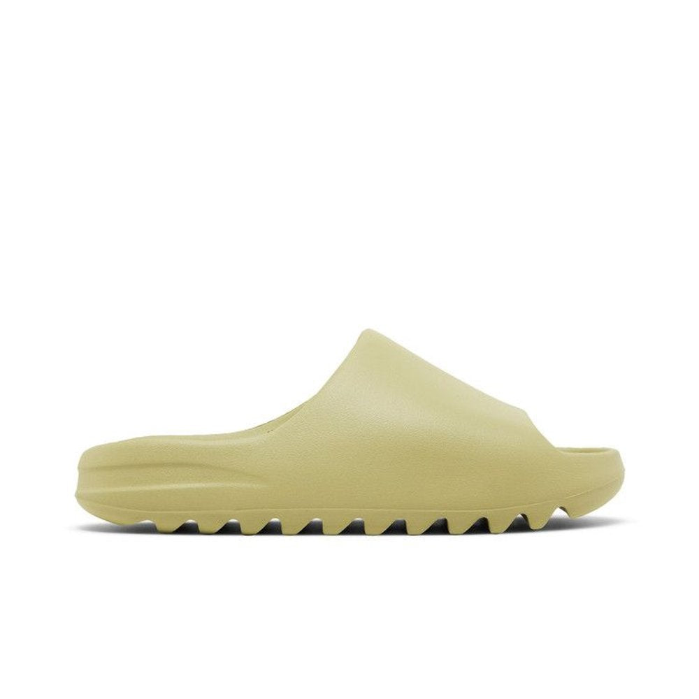 Adidas Yeezy Slides 'Resin' 2022 – boční pohled | Purekickz