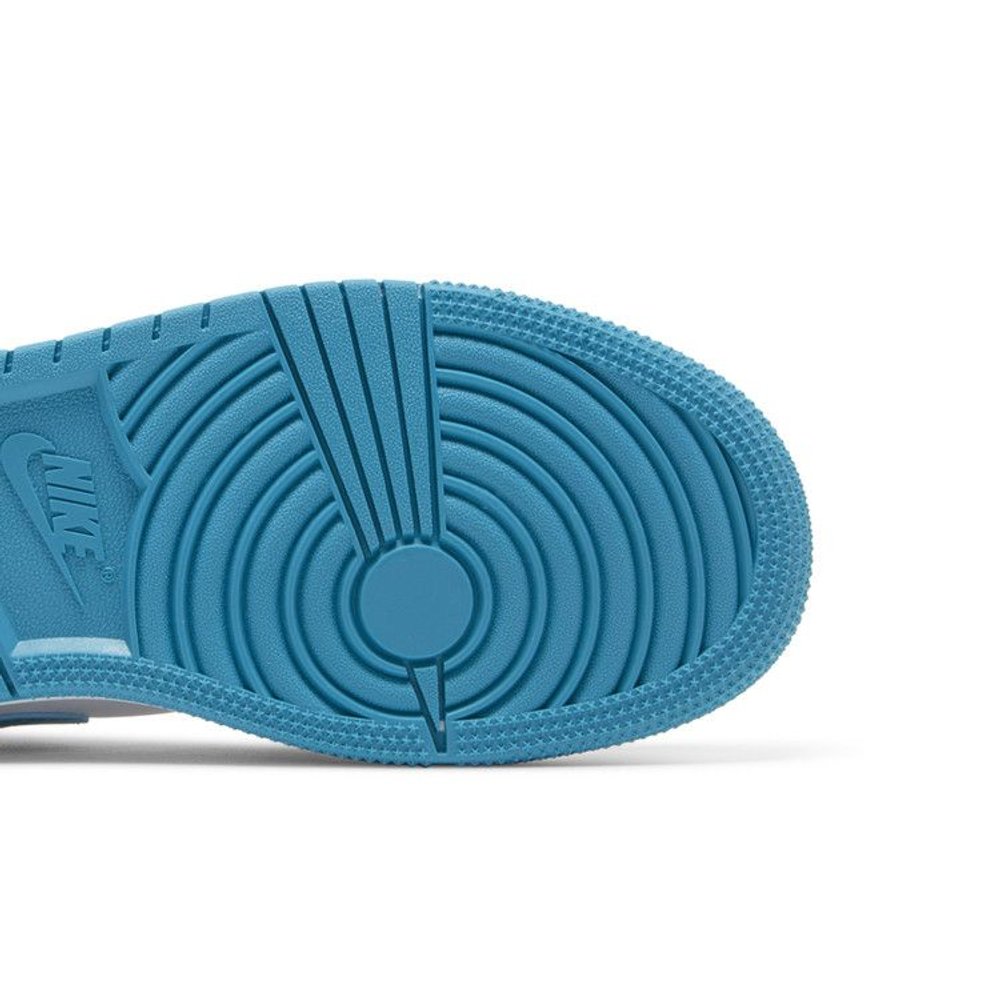 Air Jordan 1 Low Aquatone (GS) – pohled shora | Purekickz
