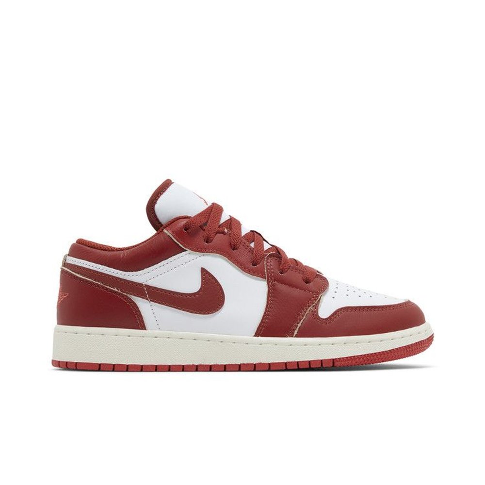 Air Jordan 1 Low Dune Red – boční pohled | Purekickz