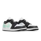 Air Jordan 1 Low Green Glow – lifestyle foto | Purekickz