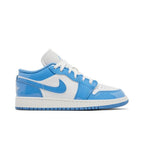 Air Jordan 1 Low GS 'UNC Patent' – boční pohled | Purekickz