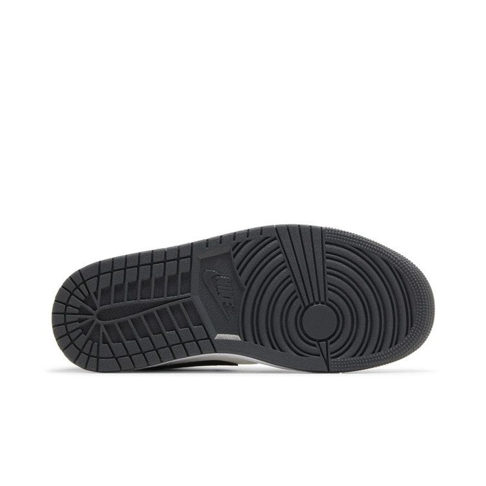 Air Jordan 1 Low Iron Grey – zadní pohled | Purekickz