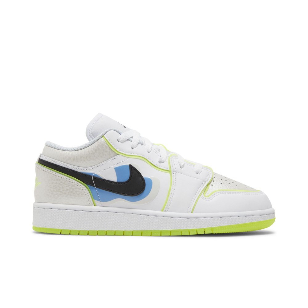 Air Jordan 1 Low SE Warped Swoosh (GS) – boční pohled | Purekickz