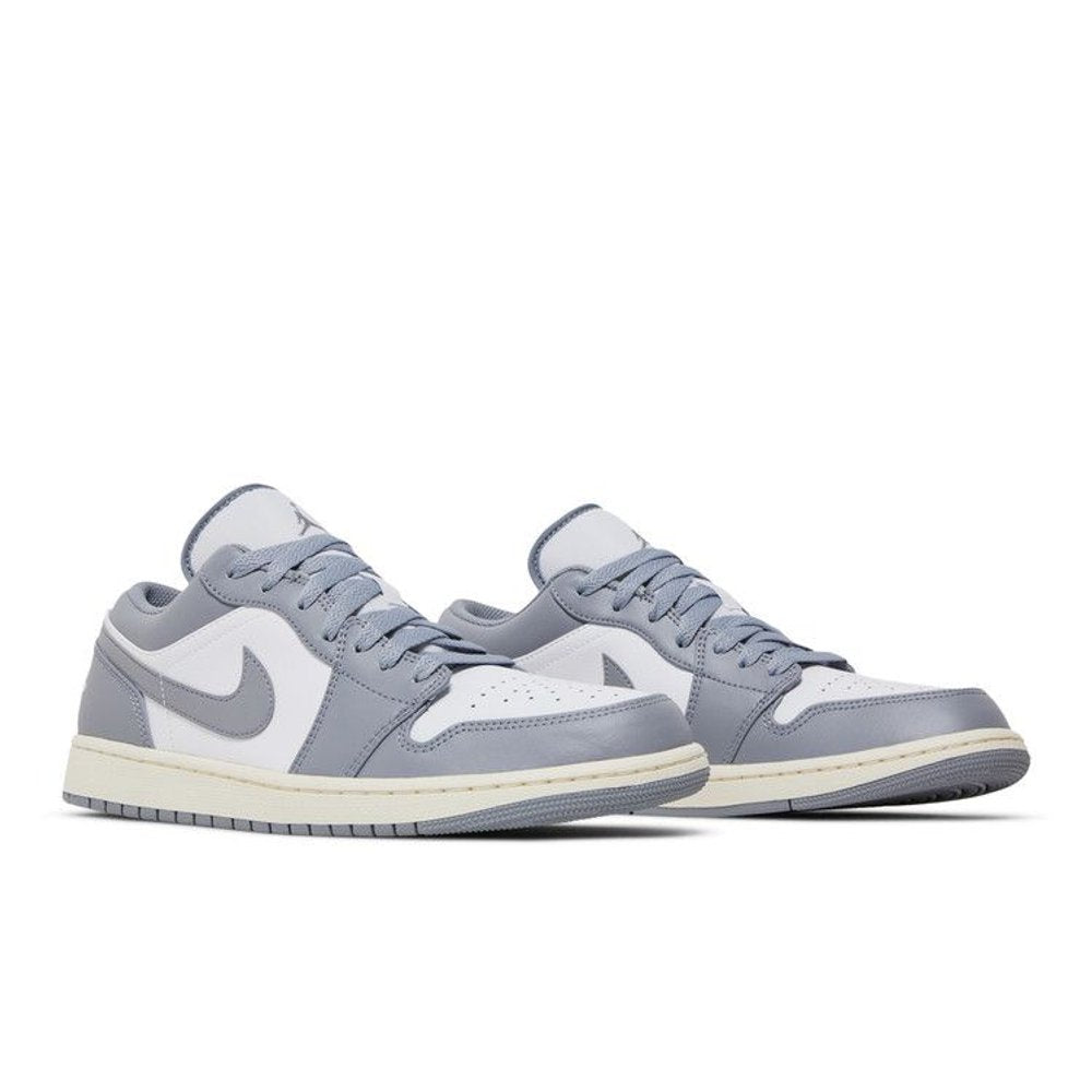 Air Jordan 1 Low Vintage en gris Hombre – lifestyle foto | Purekickz