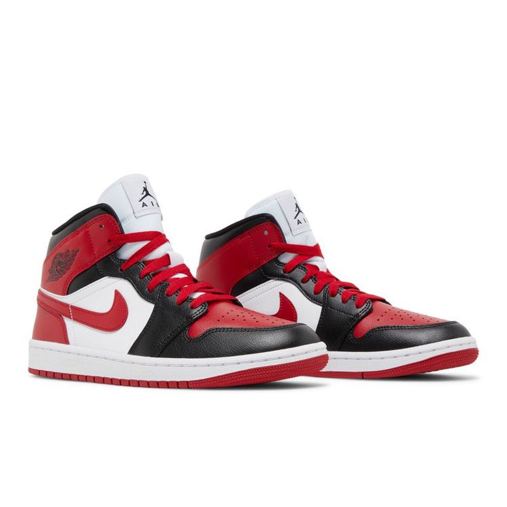 Air Jordan 1 Mid Alternate Bred Toe (W) – lifestyle foto | Purekickz