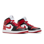 Air Jordan 1 Mid Alternate Bred Toe (W) – lifestyle foto | Purekickz