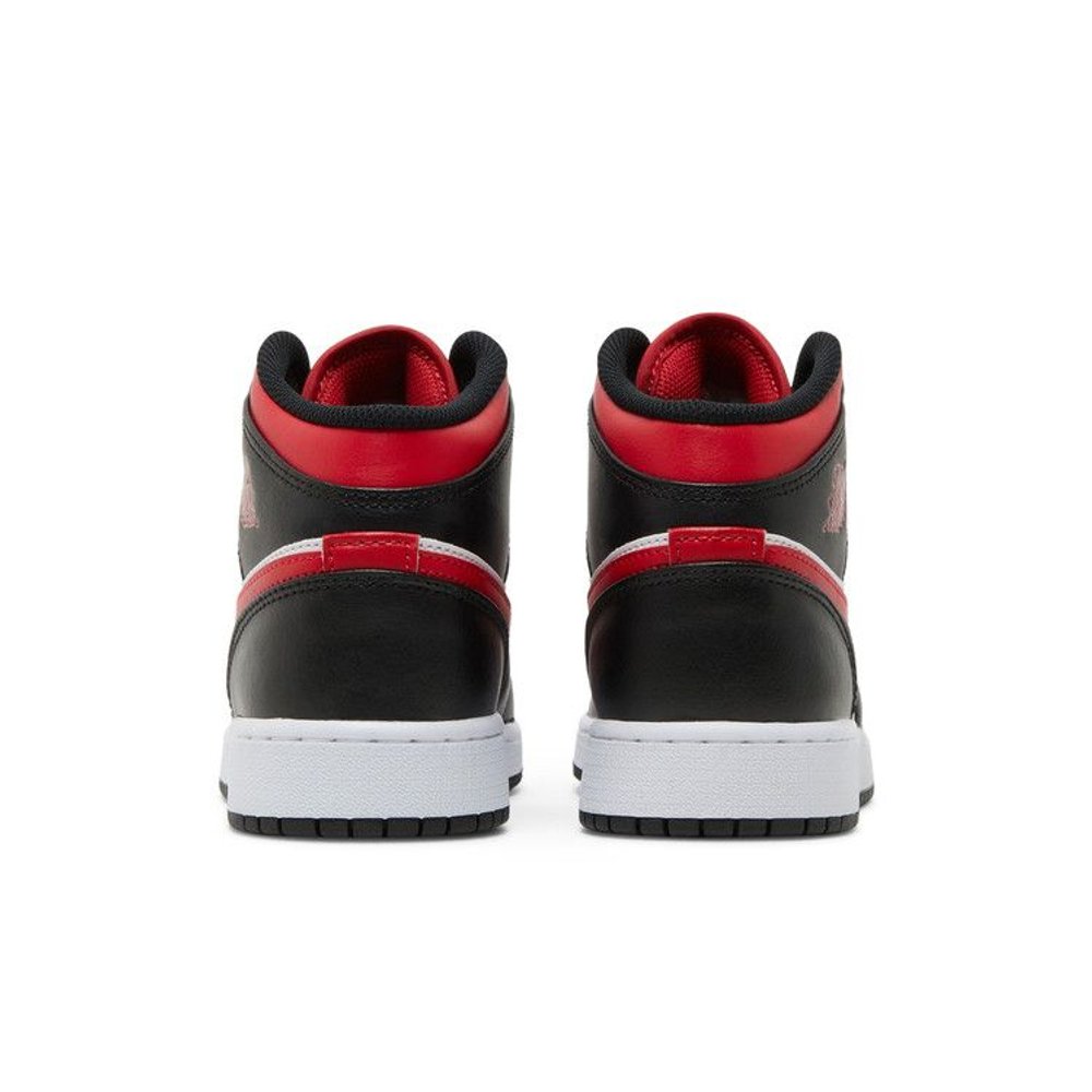 Air Jordan 1 Mid Black Fire Red (GS) – podrážka | Purekickz