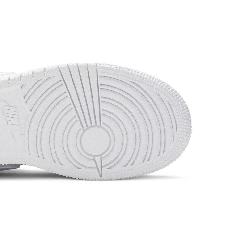 Air Jordan 1 Mid GS 'Triple White Tumbled Leather' 2020 – pohled shora | Purekickz
