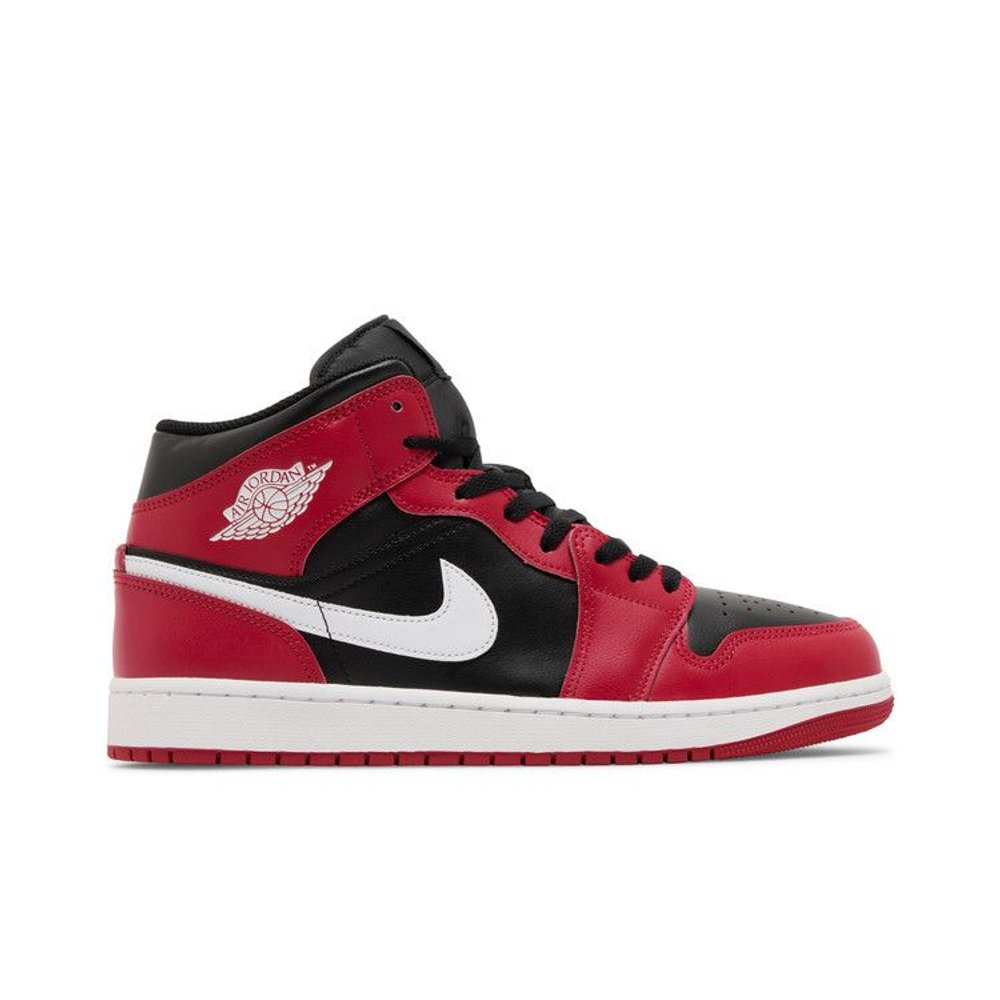 Air Jordan 1 Mid 'Gym Red Black White' – boční pohled | Purekickz