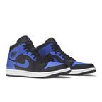 Air Jordan 1 Mid Hyper Royal – lifestyle foto | Purekickz