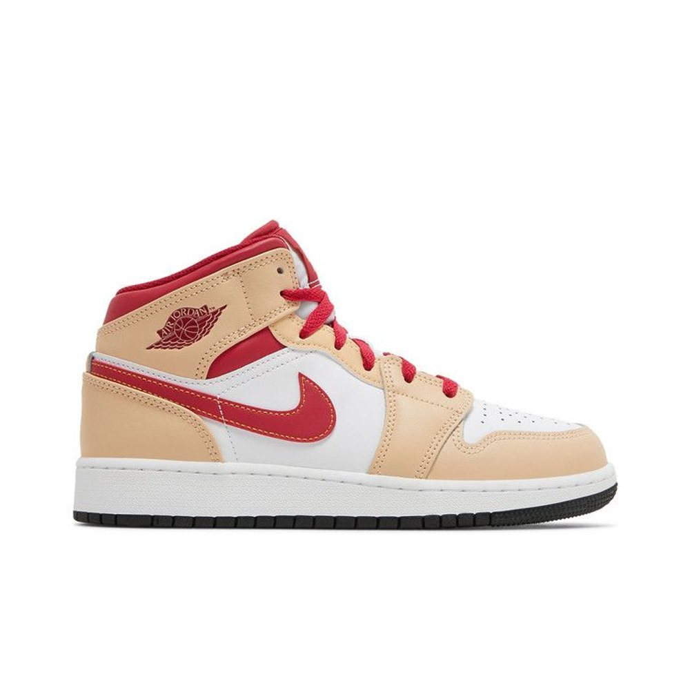 Air Jordan 1 Mid Light Cardinal Curry (GS) – boční pohled | Purekickz
