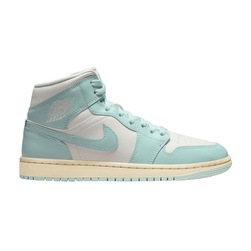 Air Jordan 1 Mid Light Dew – boční pohled | Purekickz