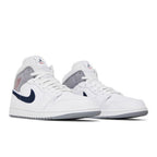Air Jordan 1 Mid Paris – lifestyle foto | Purekickz