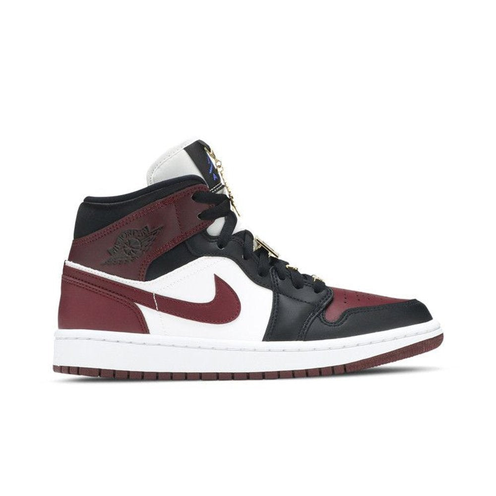 Air Jordan 1 Mid SE Gold Pendants – boční pohled | Purekickz