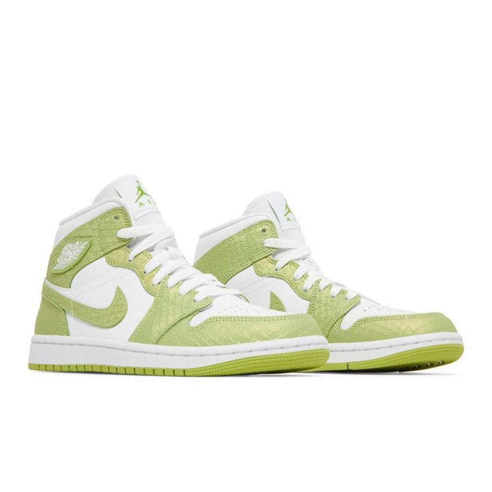 Air Jordan 1 Mid SE Green Python – lifestyle foto | Purekickz