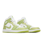 Air Jordan 1 Mid SE Green Python – lifestyle foto | Purekickz