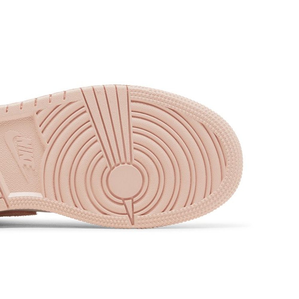 Air Jordan 1 Mid SE GS 'Legend Pink' – pohled shora | Purekickz