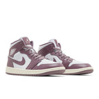 Air Jordan 1 Mid 'Sky J Mauve' (W) – lifestyle foto | Purekickz