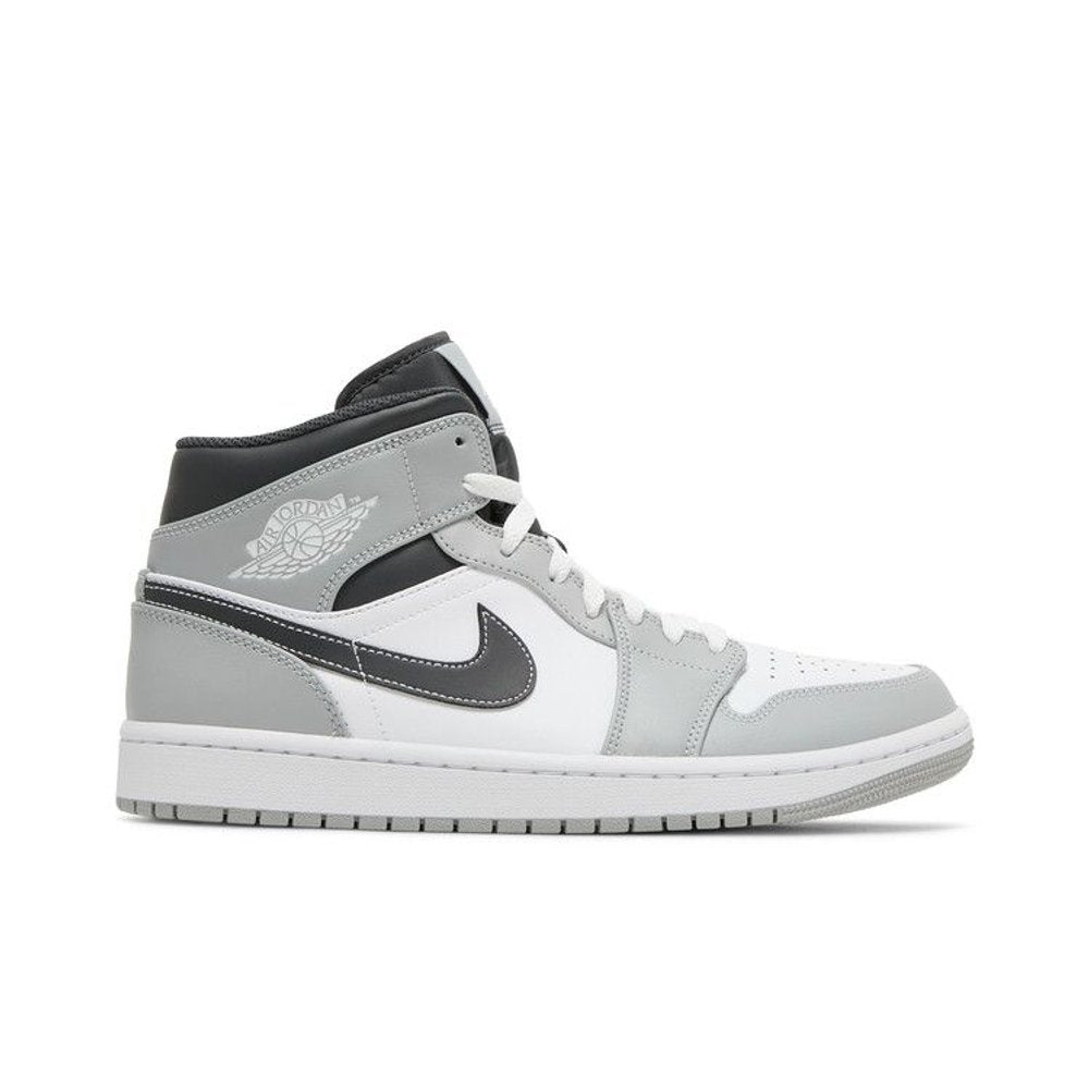 Air Jordan 1 Mid Smoke Grey Anthracite – boční pohled | Purekickz
