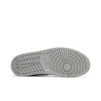 Air Jordan 1 Mid Smoke Grey Anthracite – zadní pohled | Purekickz
