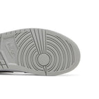 Air Jordan 1 Mid Smoke Grey Anthracite – pohled shora | Purekickz