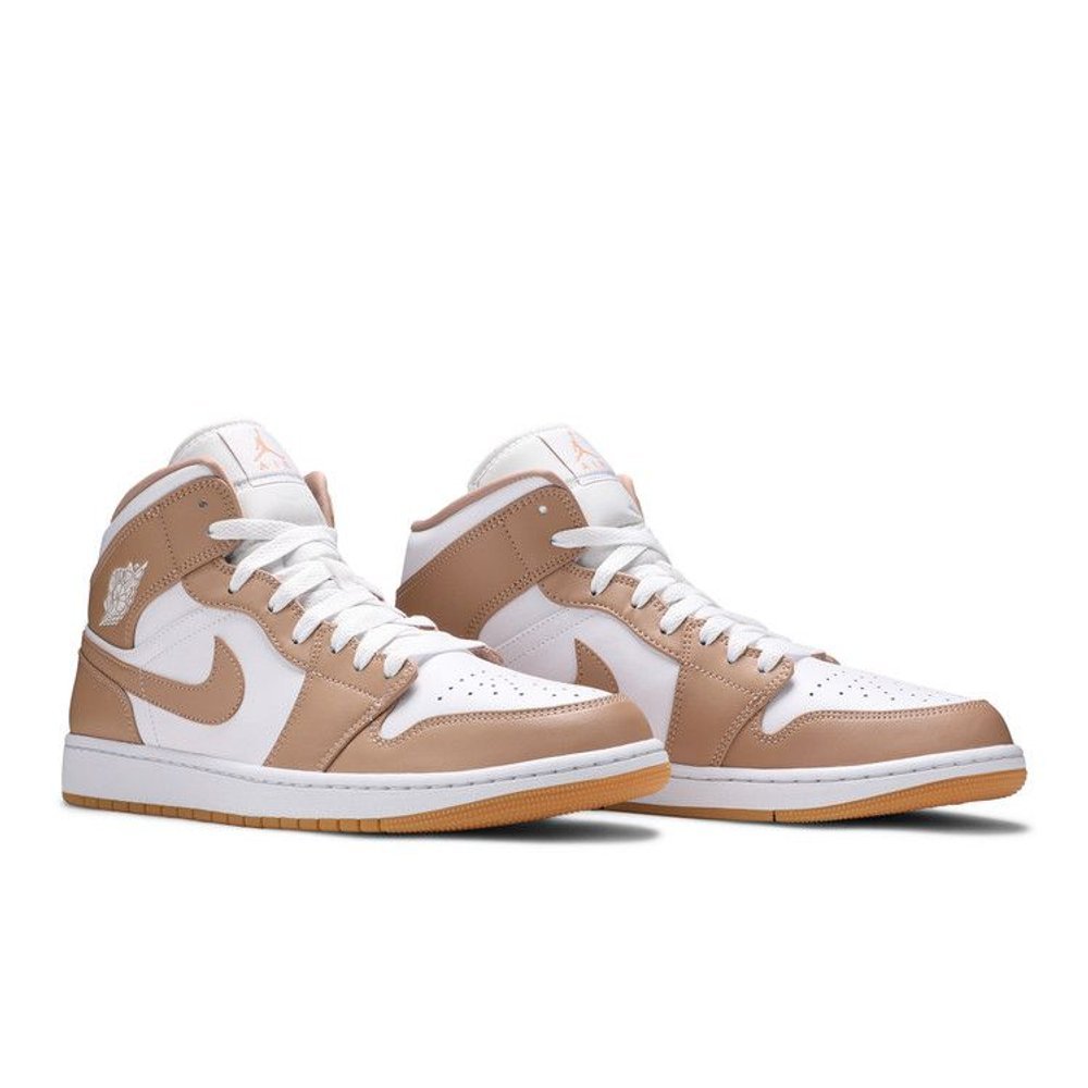 Air Jordan 1 Mid Tan Gum – lifestyle foto | Purekickz